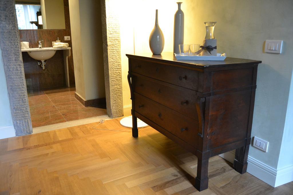 B&B Dimora Delle Donnole Bergamo Alta חדר תמונה