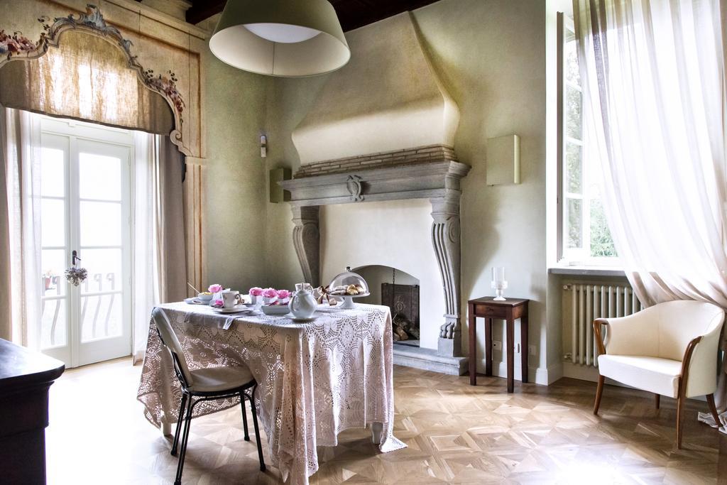 B&B Dimora Delle Donnole Bergamo Alta חדר תמונה