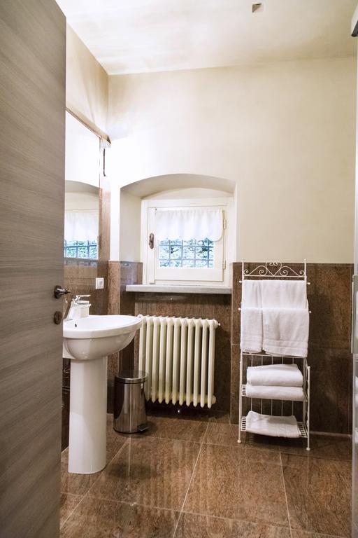 B&B Dimora Delle Donnole Bergamo Alta חדר תמונה
